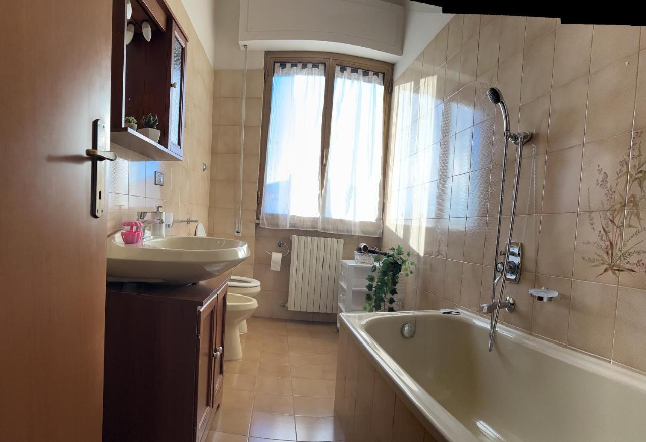 Albi'S House,Terrazza ,Wi-Fi, Parcheggio, Ac Apartment Лука Екстериор снимка
