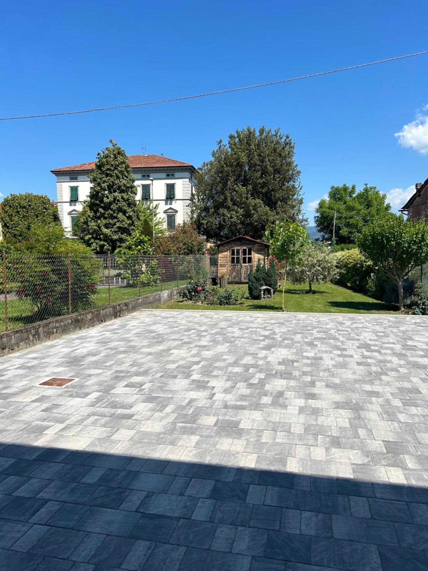 Albi'S House,Terrazza ,Wi-Fi, Parcheggio, Ac Apartment Лука Екстериор снимка