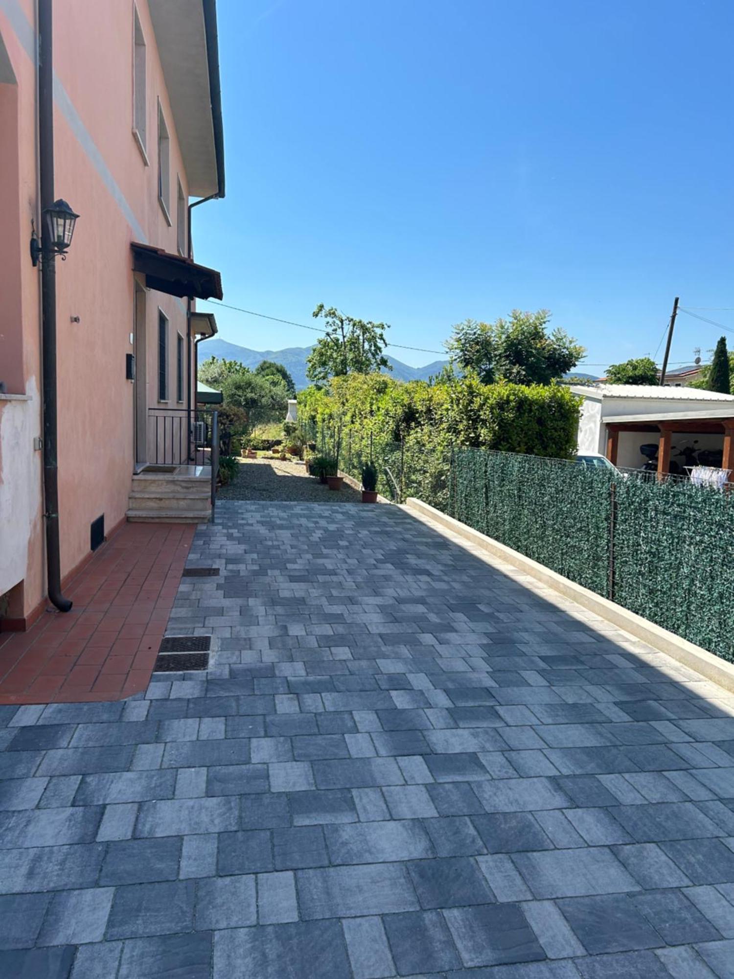 Albi'S House,Terrazza ,Wi-Fi, Parcheggio, Ac Apartment Лука Екстериор снимка