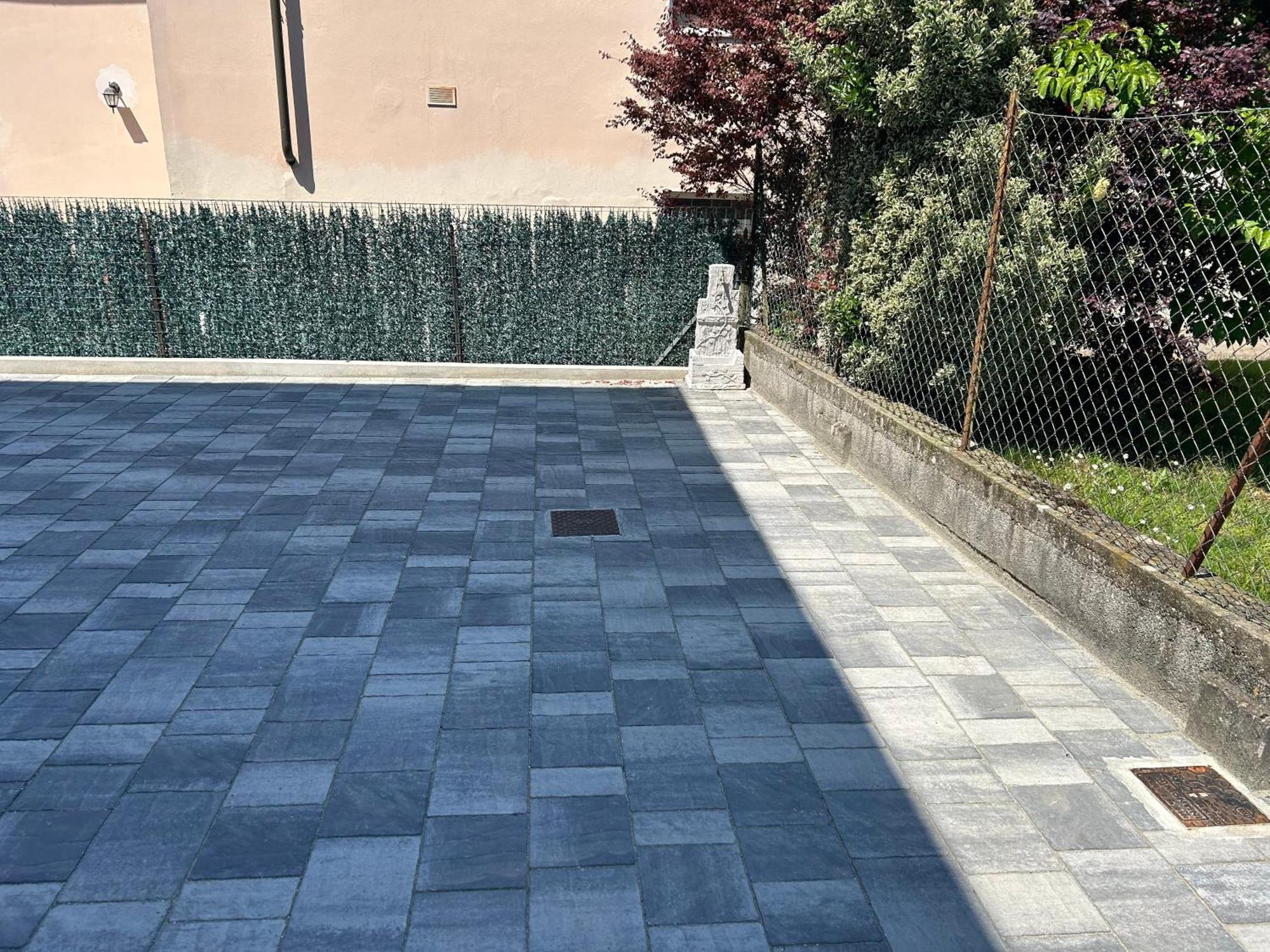 Albi'S House,Terrazza ,Wi-Fi, Parcheggio, Ac Apartment Лука Екстериор снимка