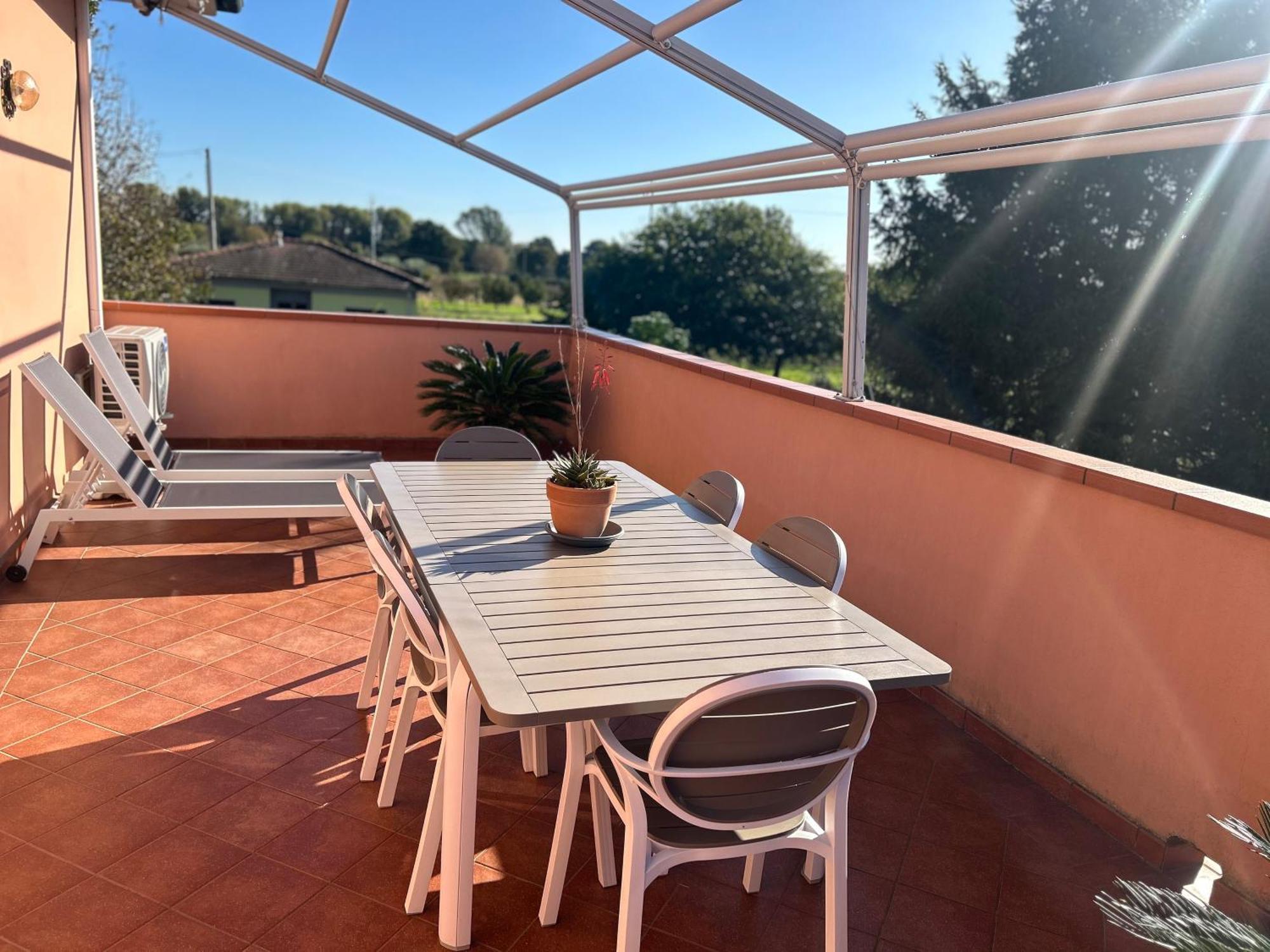 Albi'S House,Terrazza ,Wi-Fi, Parcheggio, Ac Apartment Лука Екстериор снимка